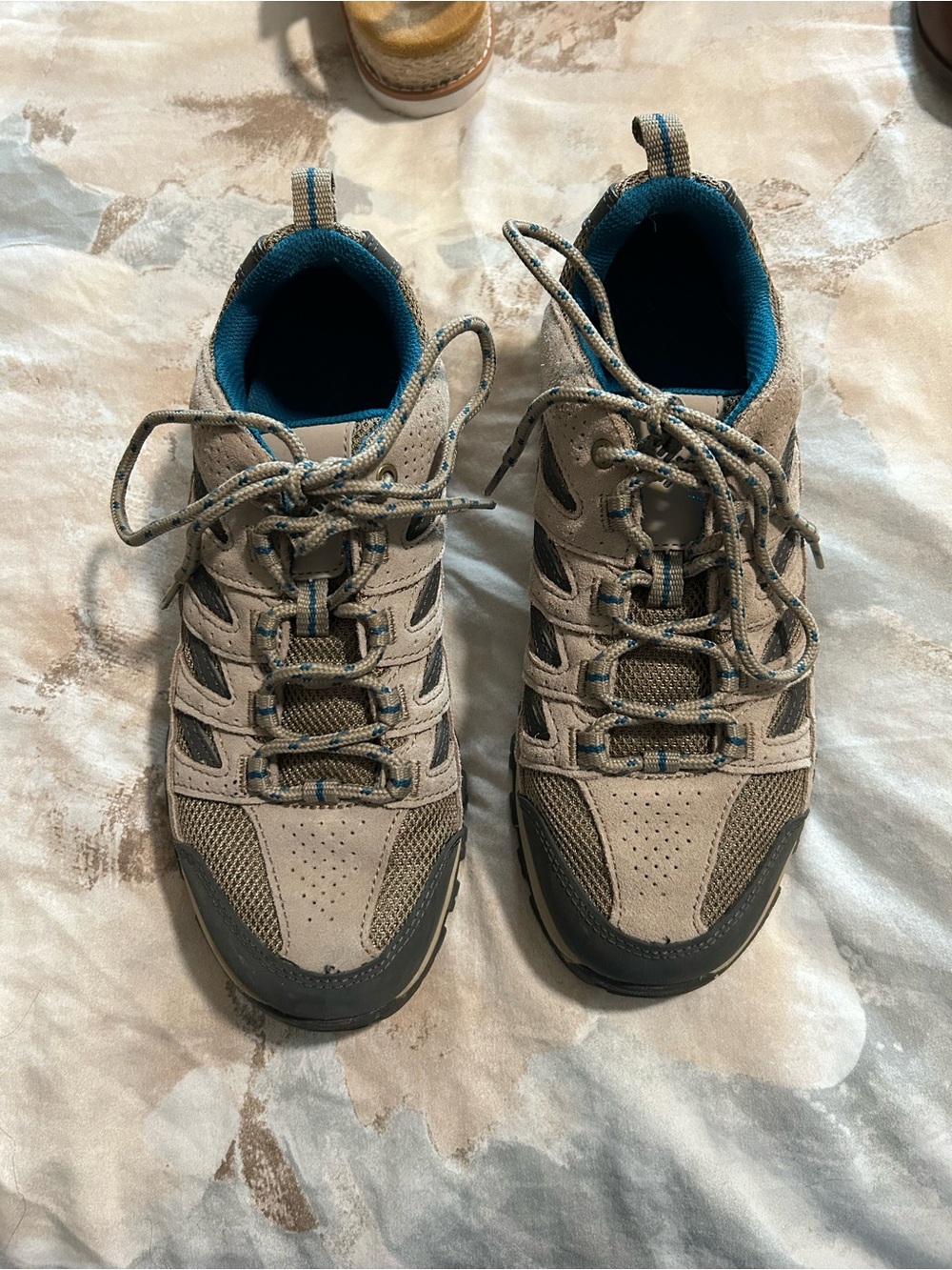 Women's Trail/Hiking Shoes in Taupe with Blue Lining